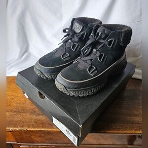 EUC Cole Haan "Flurry" Zerogrand Lace-up Waterproof Black Suede Hiking Snow Boot